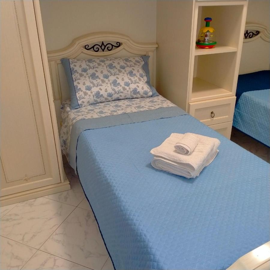 Casa Vacanza Rosariomaria เรอัลมอนเต ภายนอก รูปภาพ
