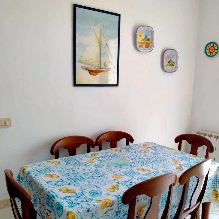 Casa Vacanza Rosariomaria เรอัลมอนเต ภายนอก รูปภาพ